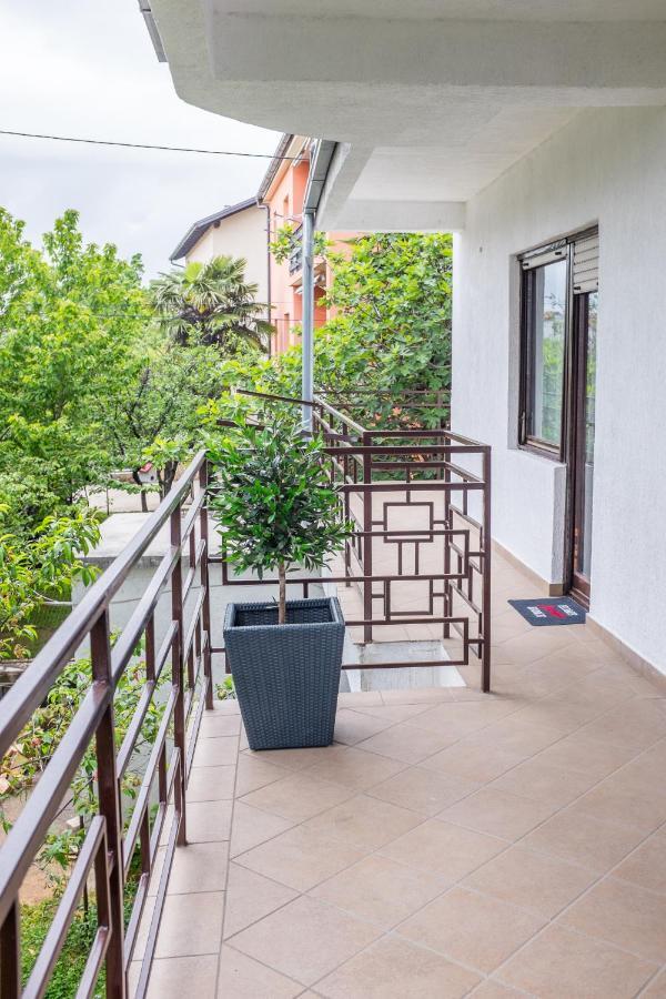 Apartman Uno Dominik Apartment Рийека Екстериор снимка